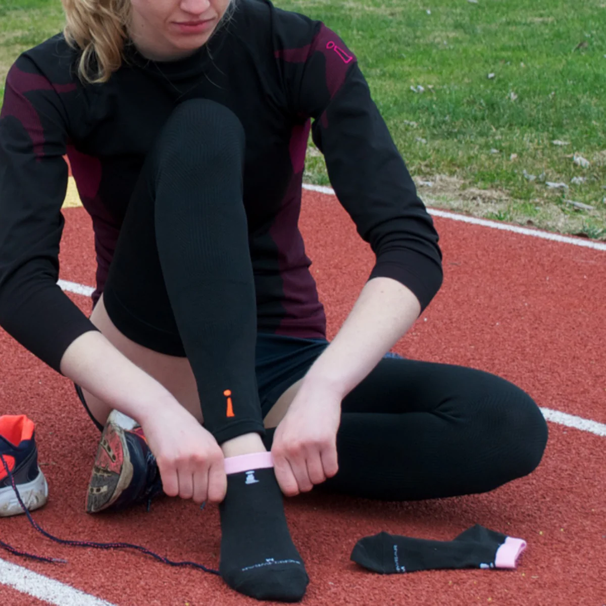 Incrediwear Unisex Run Low Cut Circulation Socks Black L - Image 14